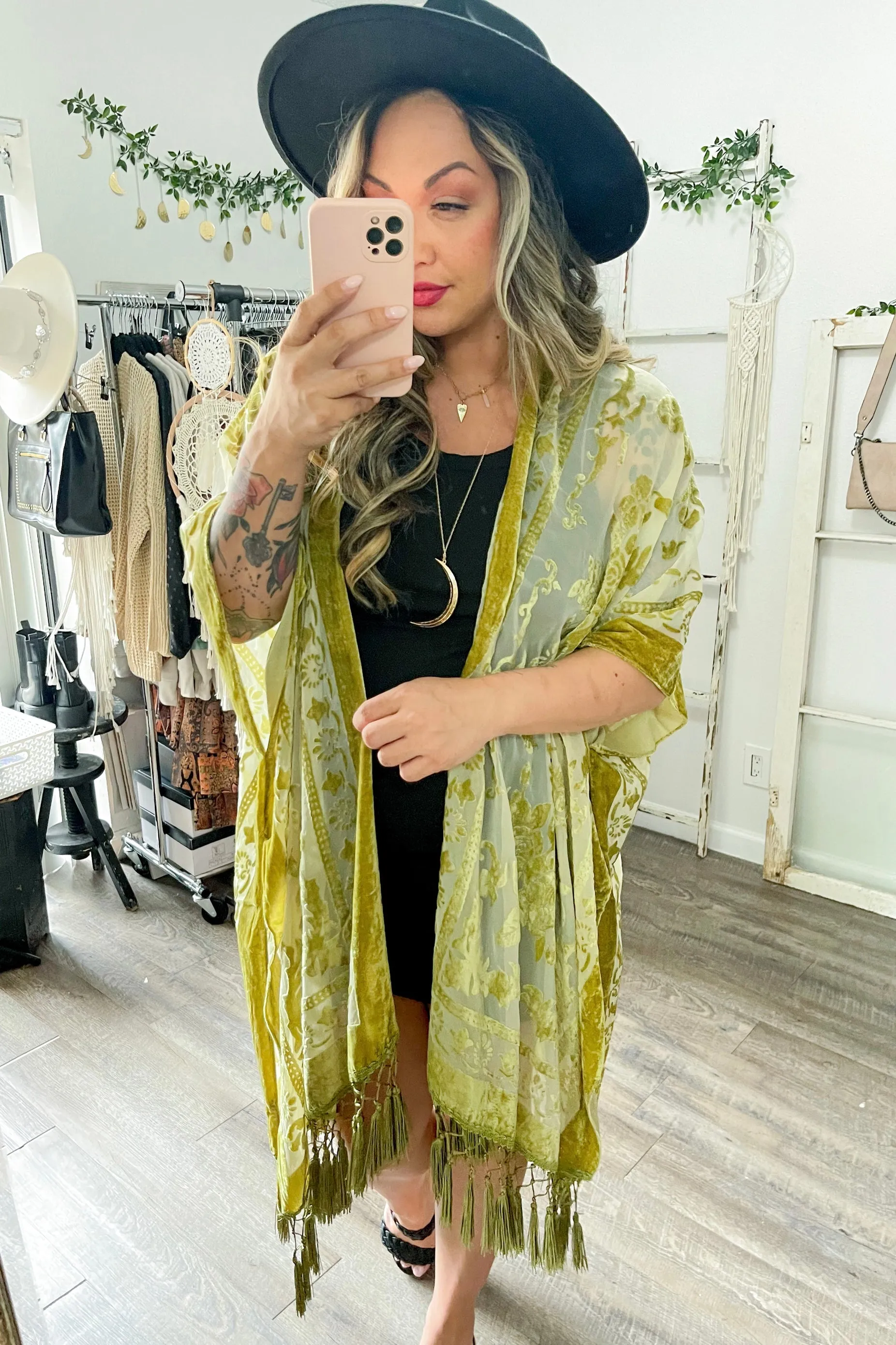 A Velvet Mesh Tapestry Kimono - 4 colors