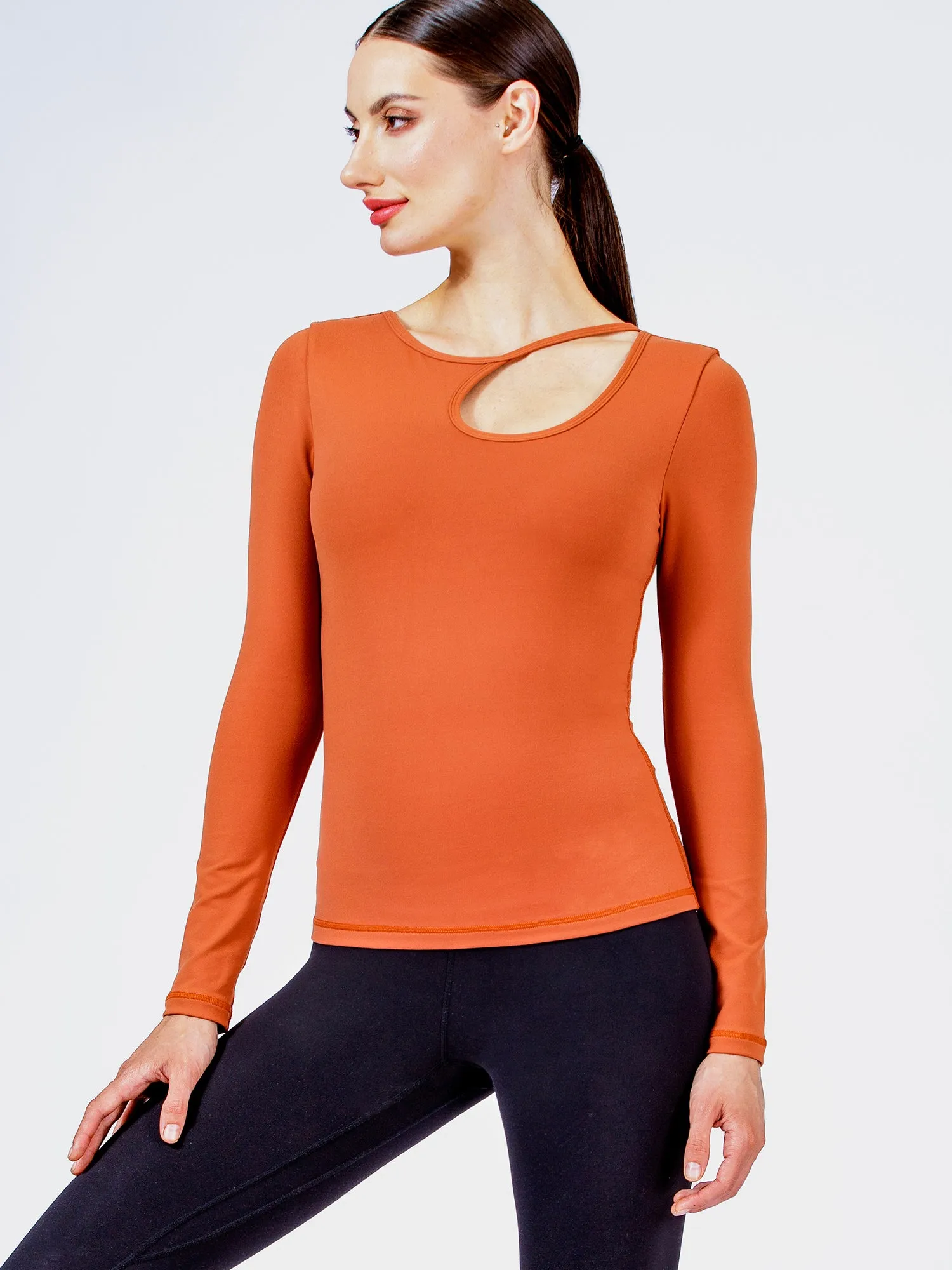 ATMAN LONG SLEEVE CUTOUT TEE