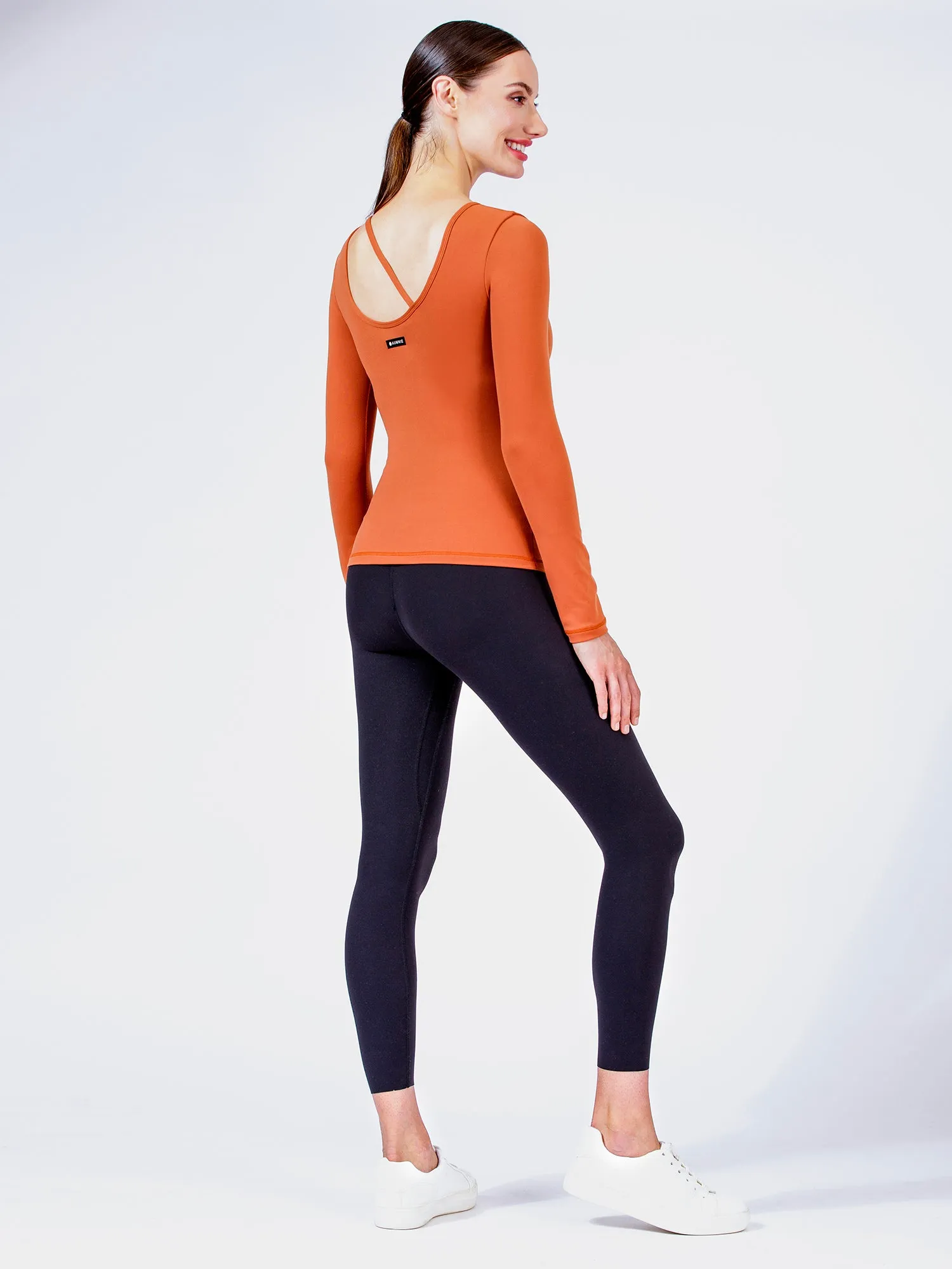 ATMAN LONG SLEEVE CUTOUT TEE