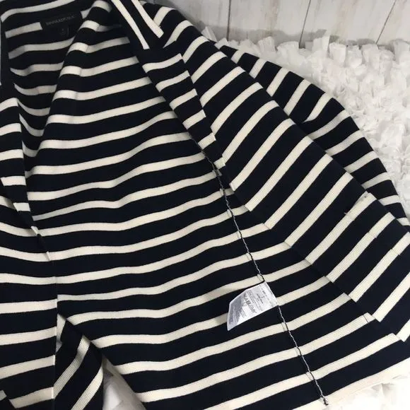 Banana Republic Jacket. Black and white. Size s