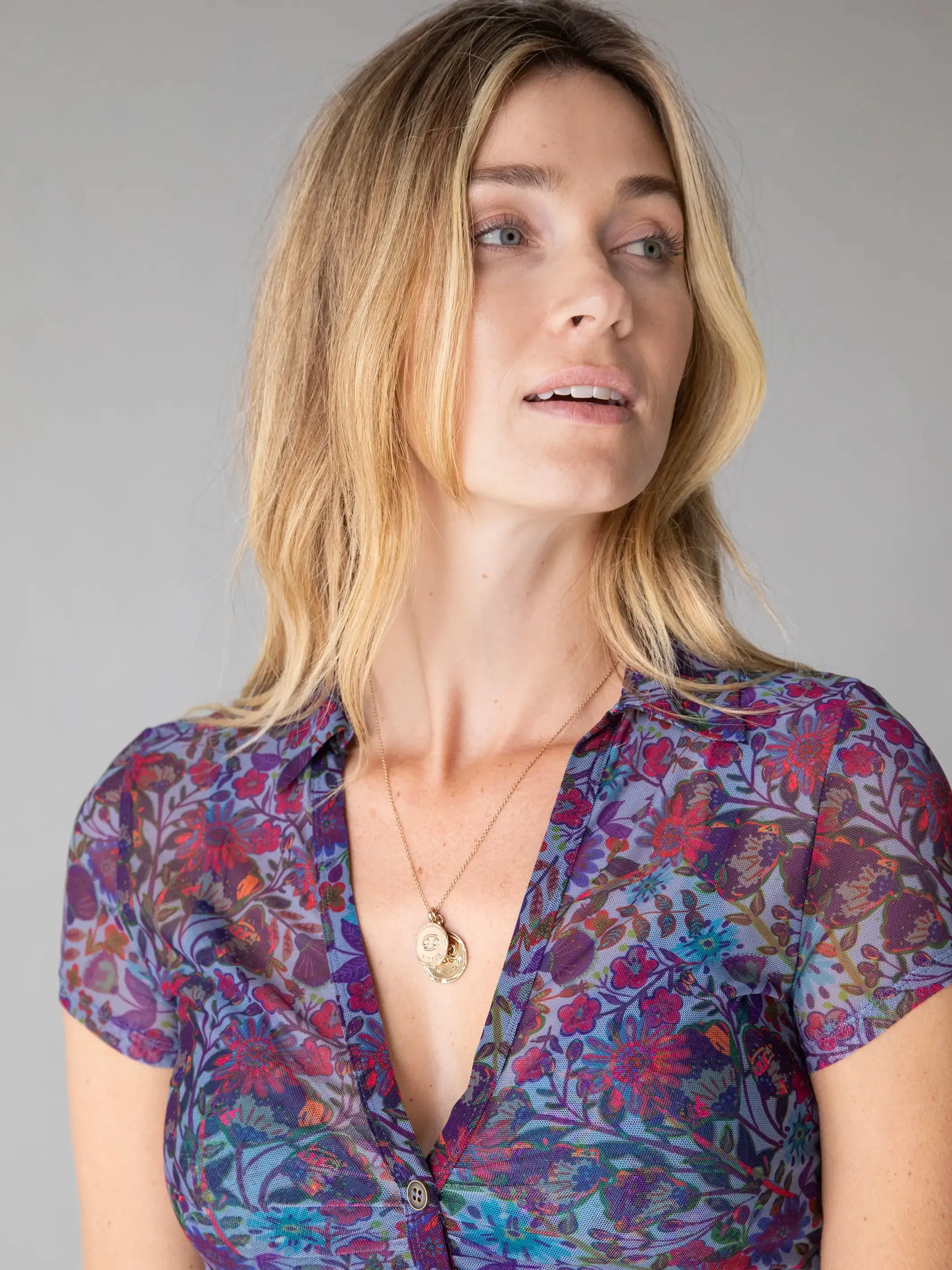 Carina Mesh Short Sleeve Top - Dark Purple Daisies