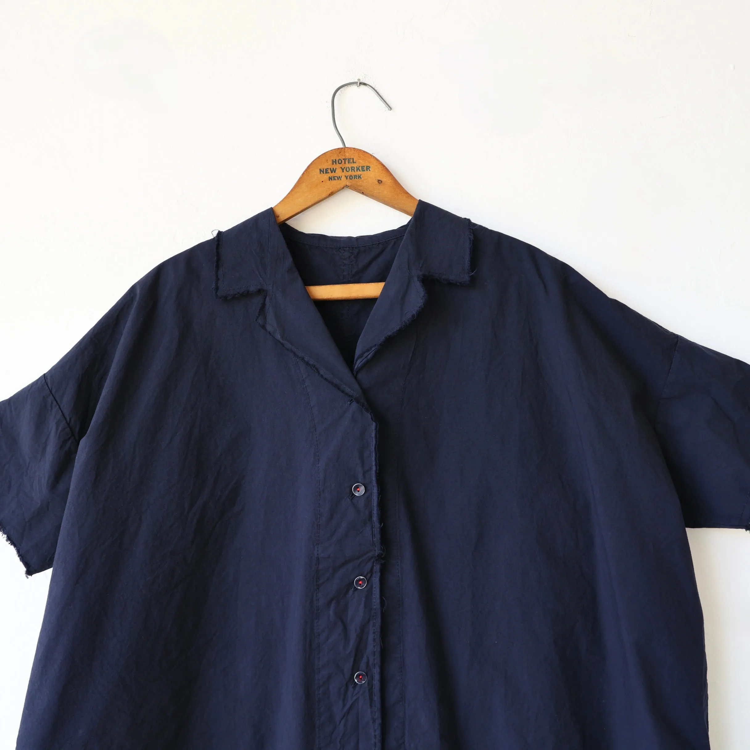 Hannoh Notch Collar Shirt - Navy