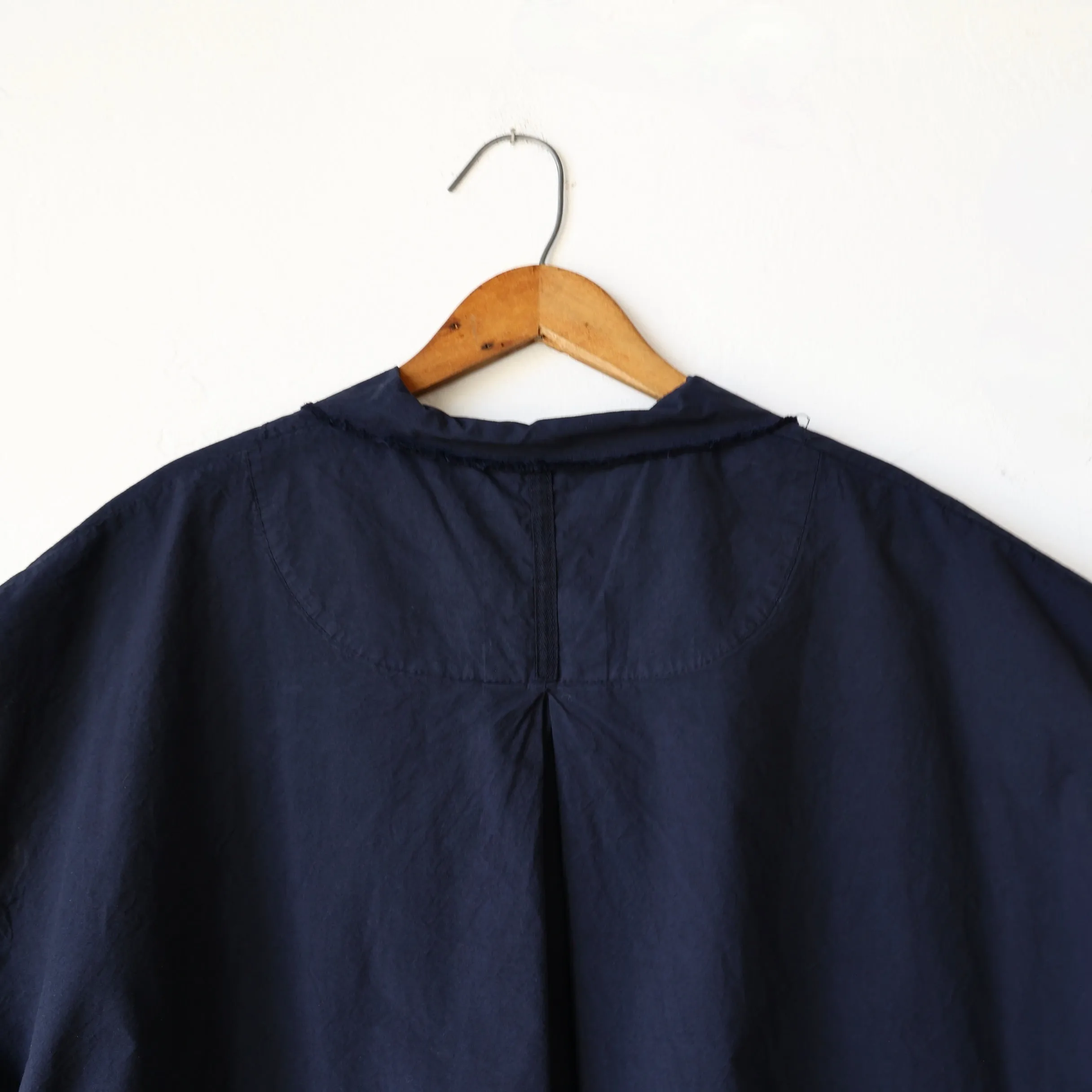 Hannoh Notch Collar Shirt - Navy