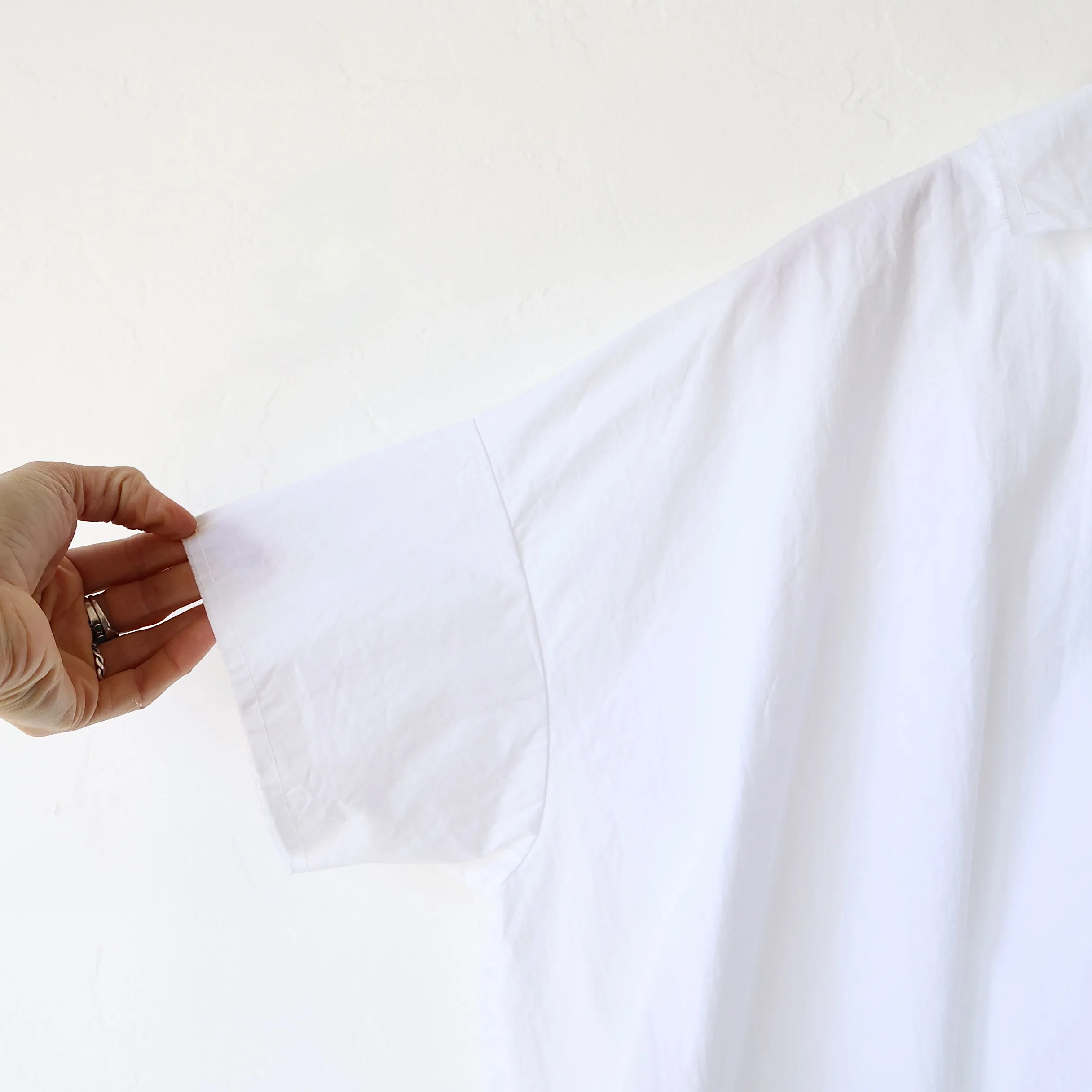 Hannoh Notch Collar Shirt - White