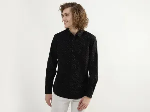 Men Printed Spread Collar Shirt