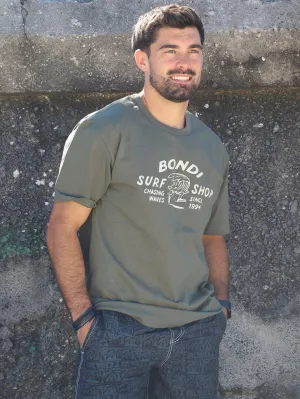 Men's Chasing Waves Relaxed Fit Tee (Khaki)