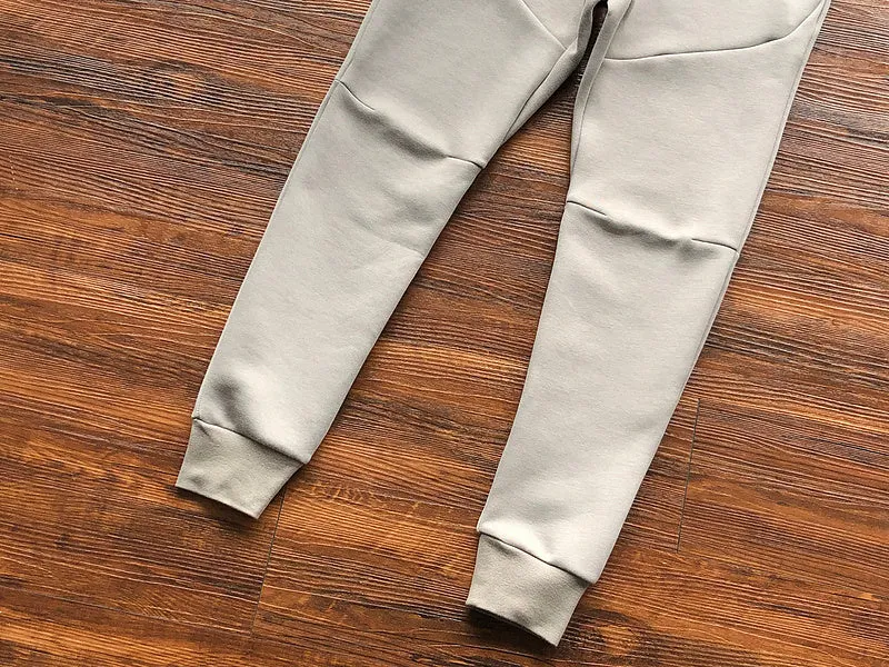 NIKE TECH FLEECE HOODIE x OLIVE GREY/ENIGMA STONE