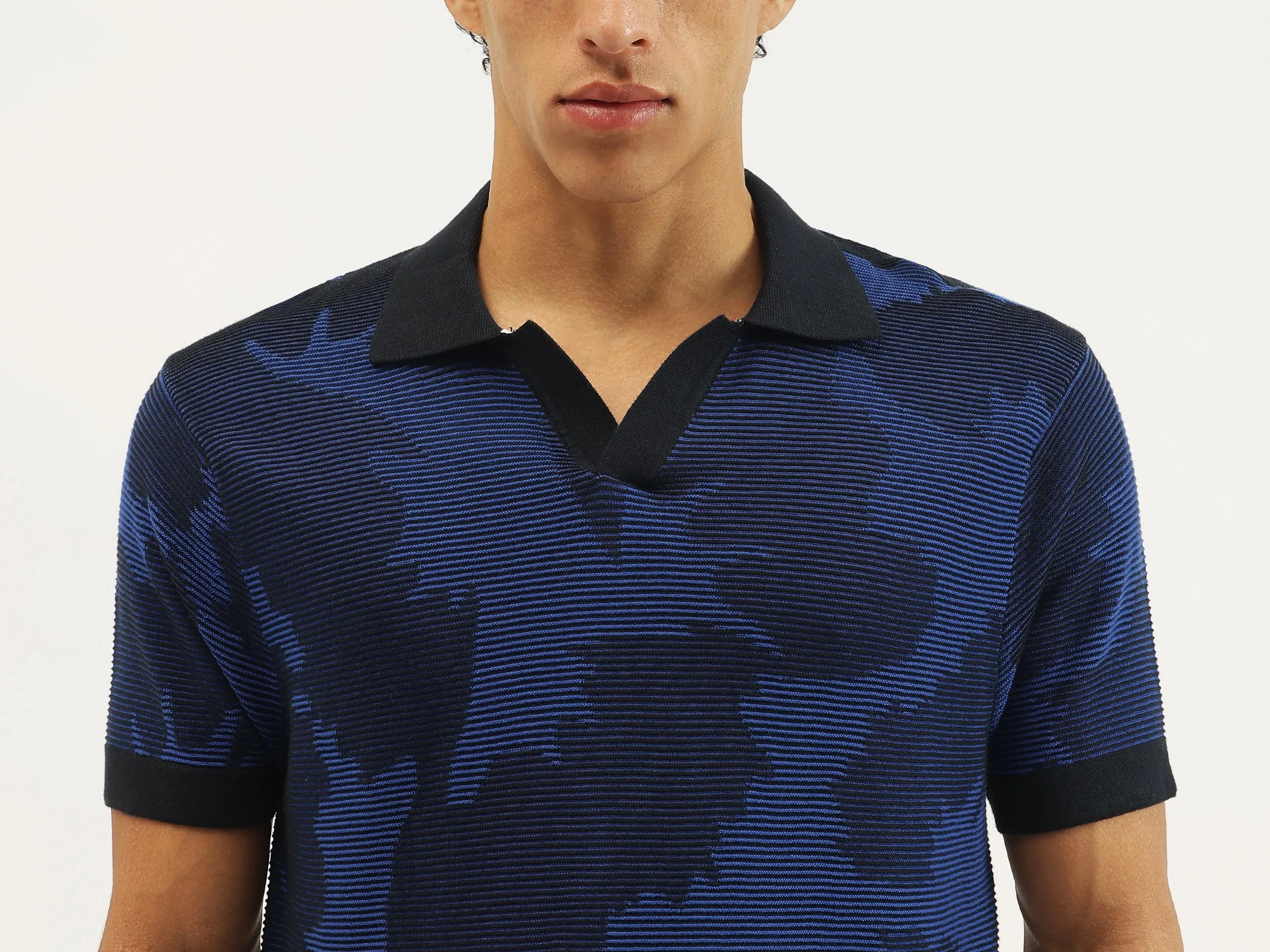 Relaxed Fit Johny Collar Abstract T-shirt