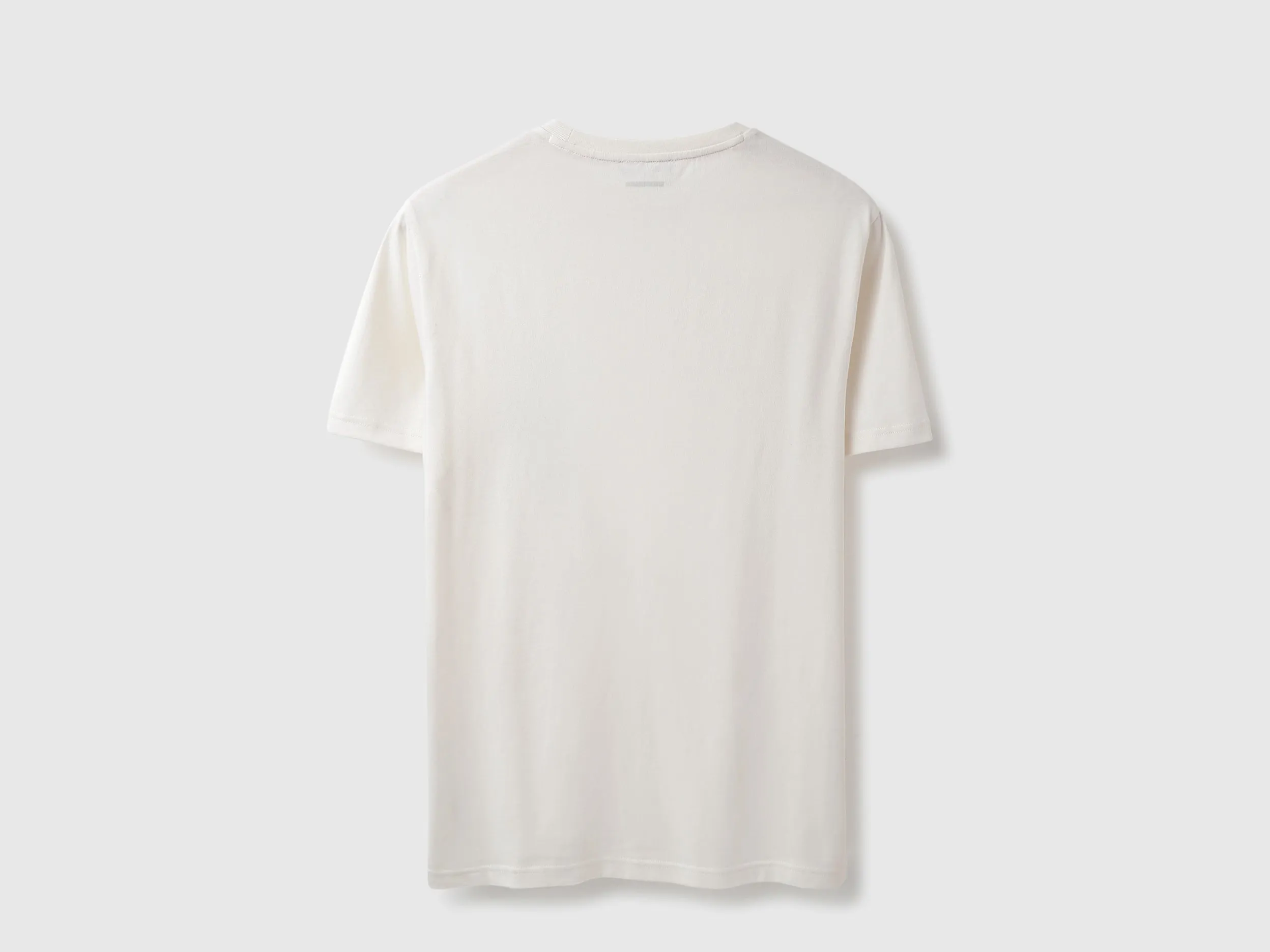 Relaxed Fit Round Neck Solid Tshirt