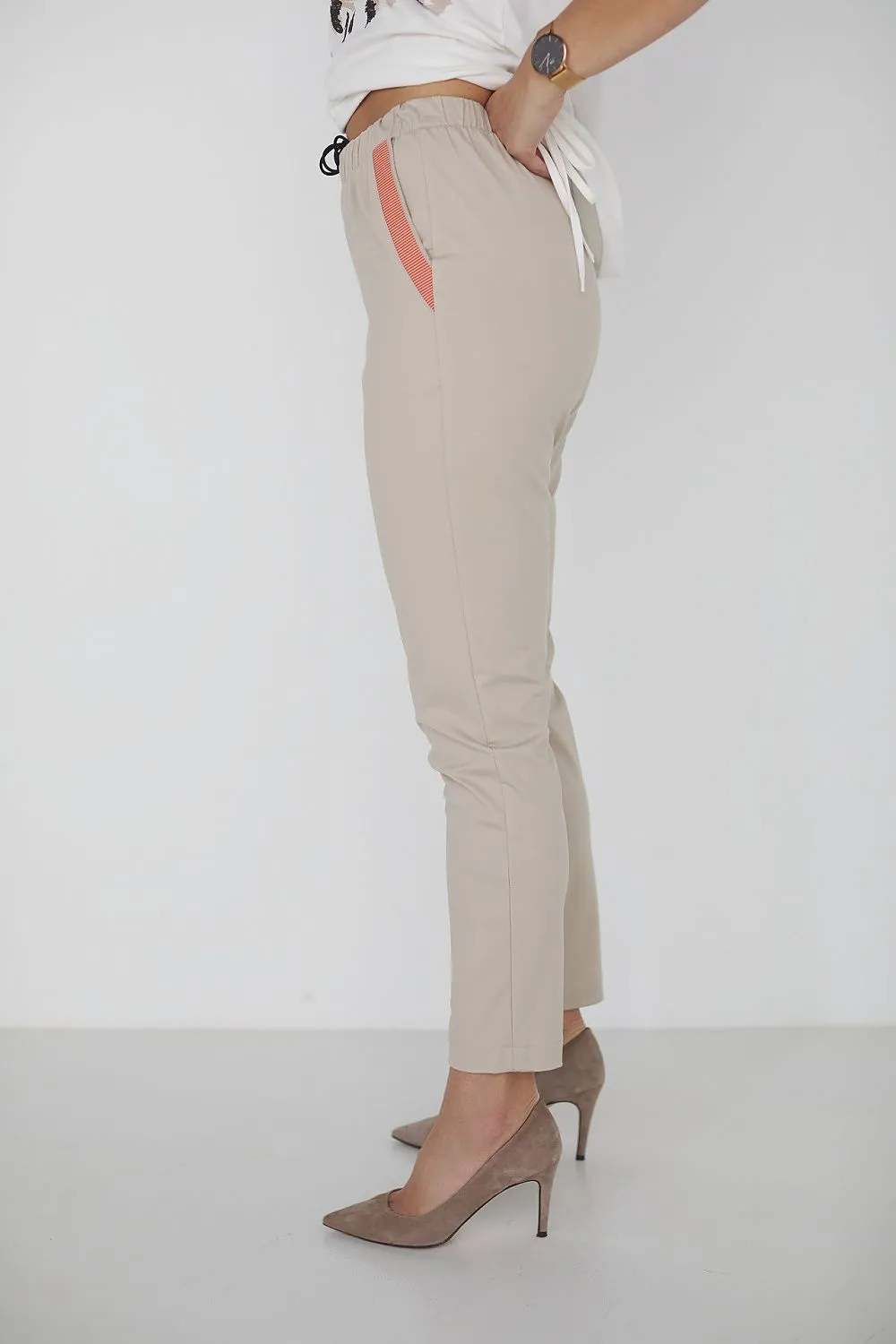 Sleek High-Rise Trousers with Metal Hardware