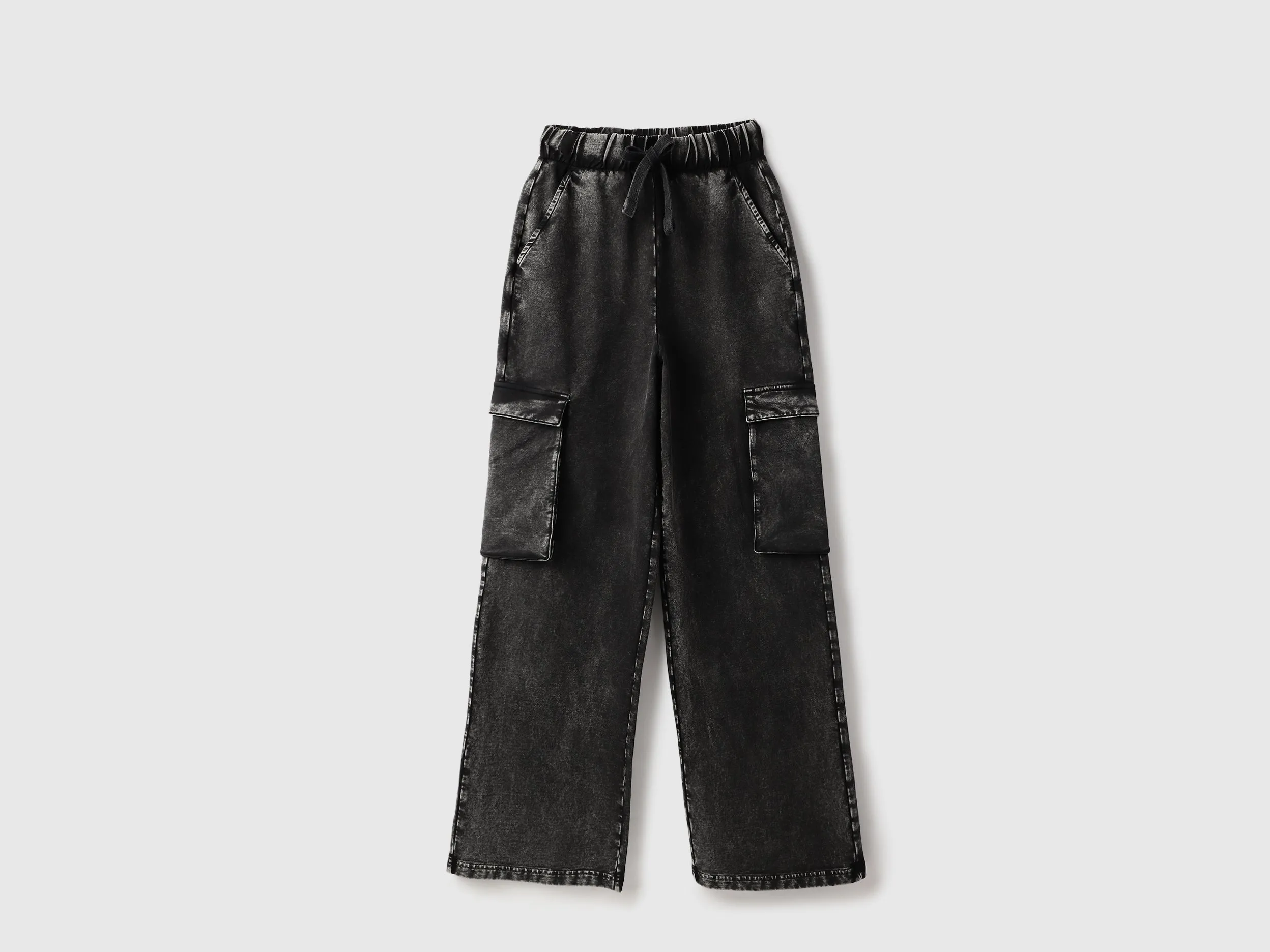 Solid Straight Fit Cargo Pants
