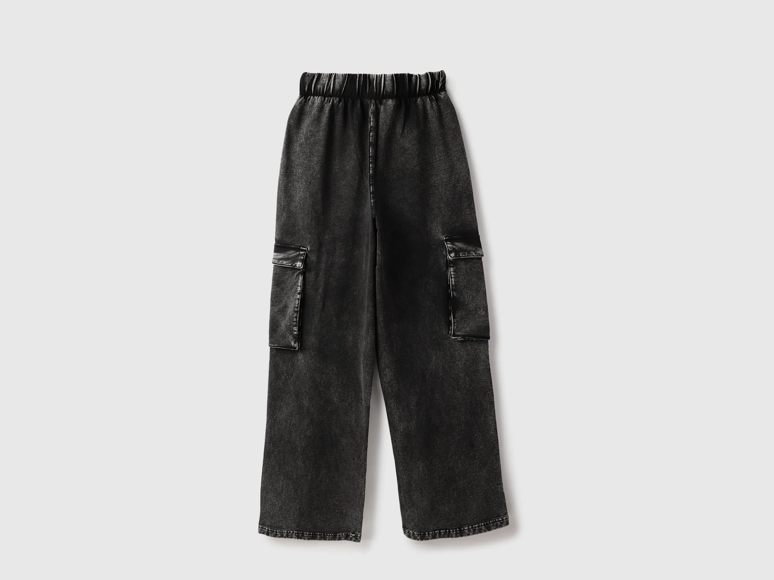 Solid Straight Fit Cargo Pants