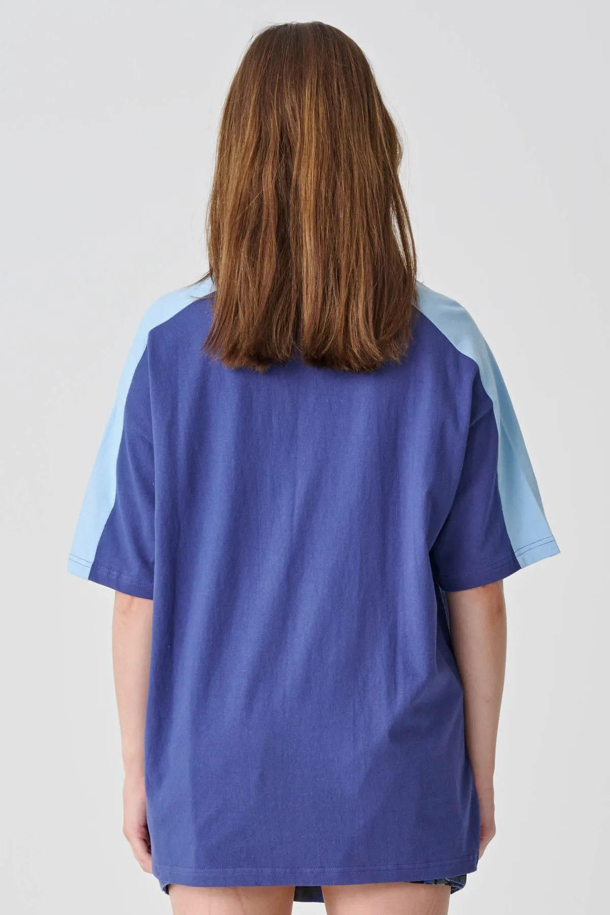 SPORT V NECK RELAXED TEE - NAVY