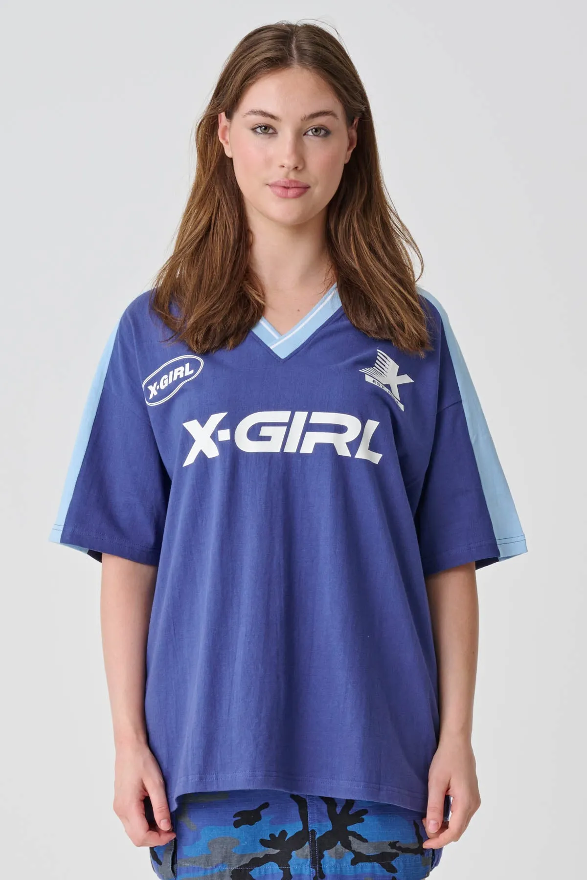 SPORT V NECK RELAXED TEE - NAVY