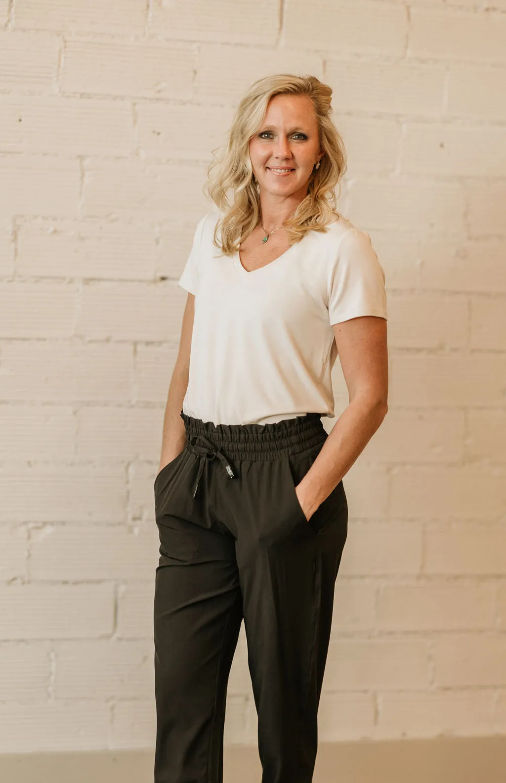 TATIANA VNECK BASIC TOP