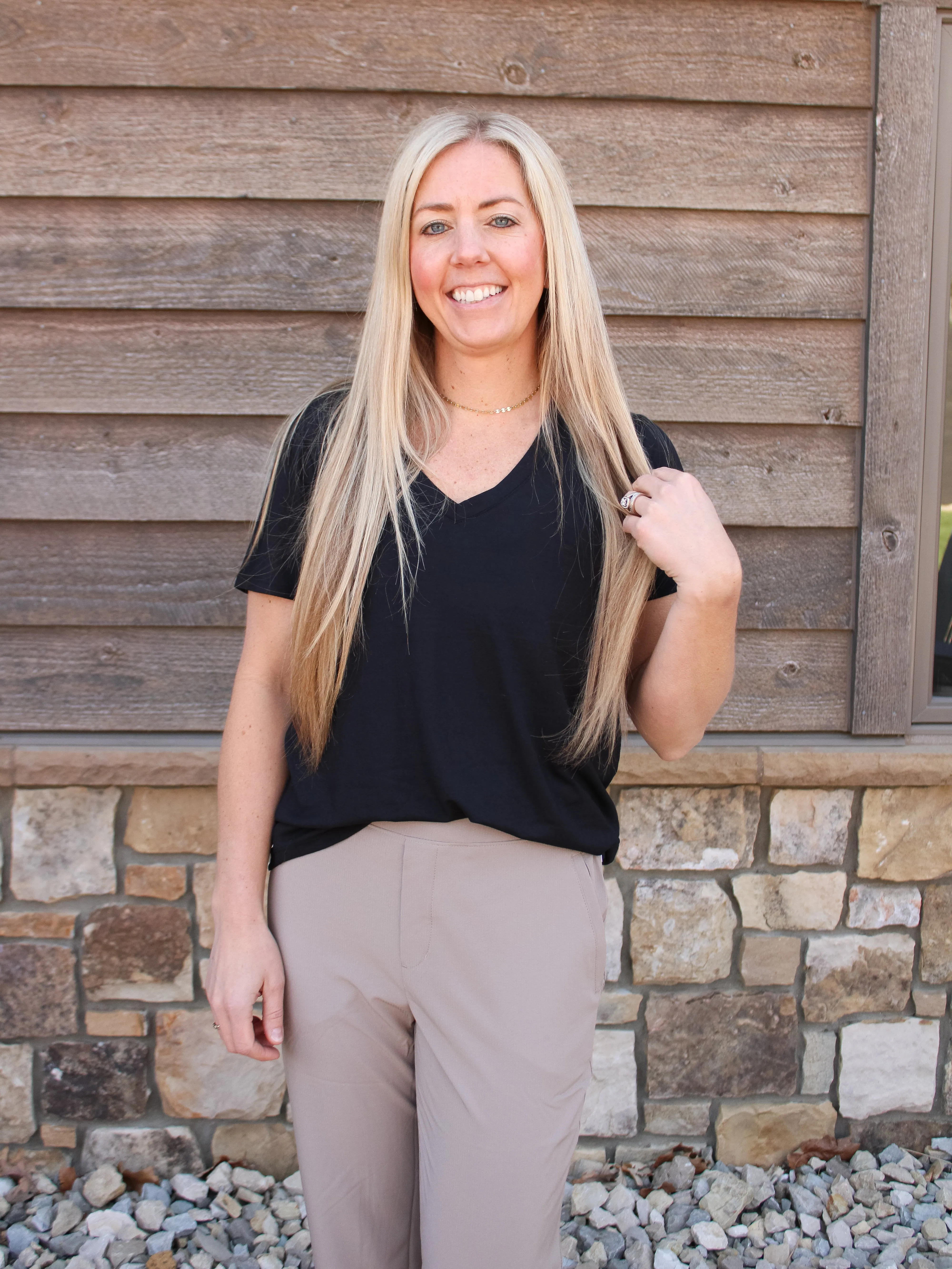 TATIANA VNECK BASIC TOP