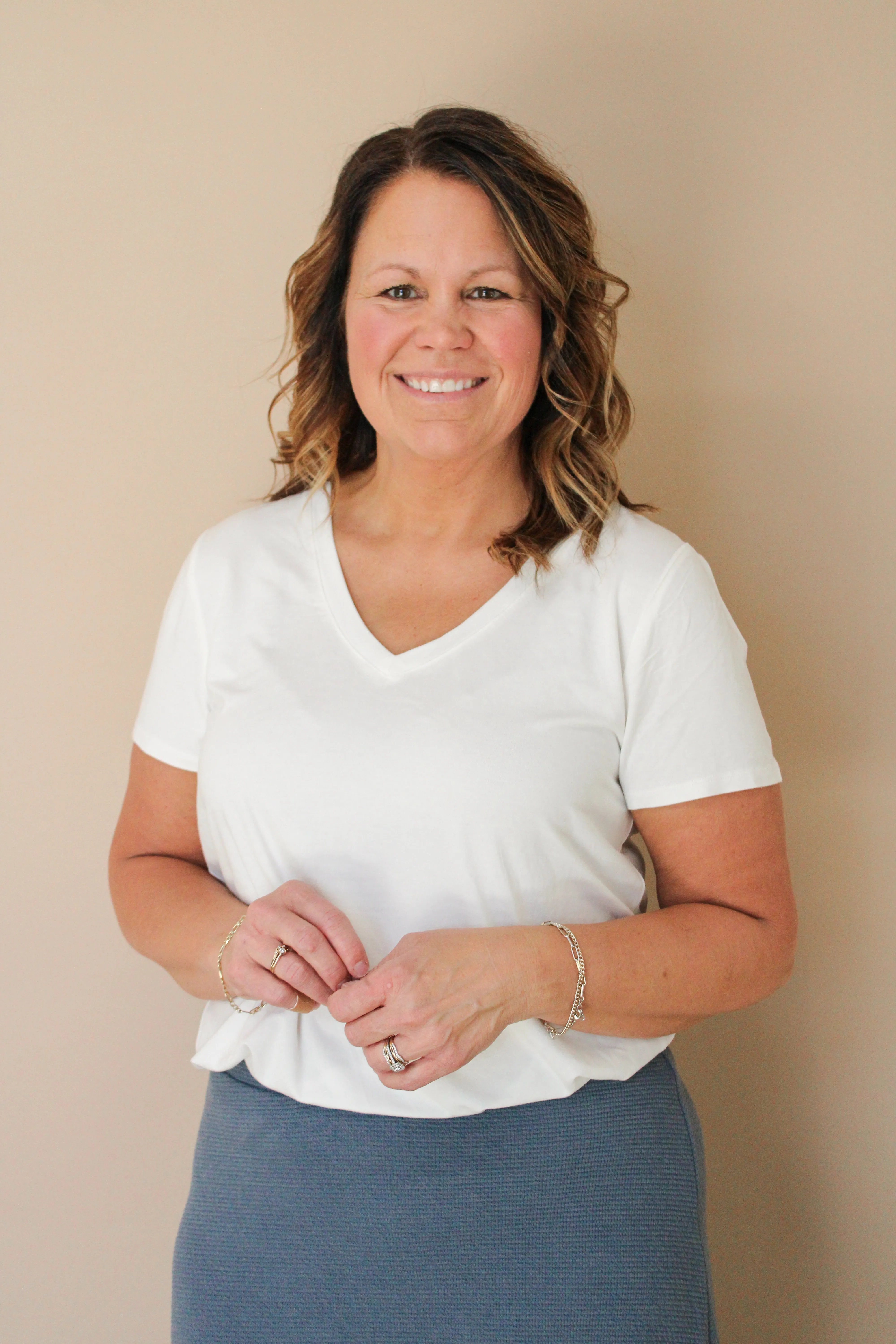 TATIANA VNECK BASIC TOP