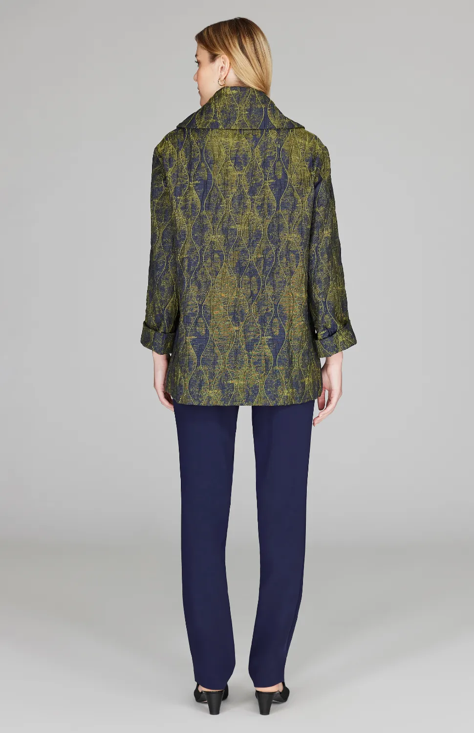 Textured Wave Oversized Collar Zip Jacket