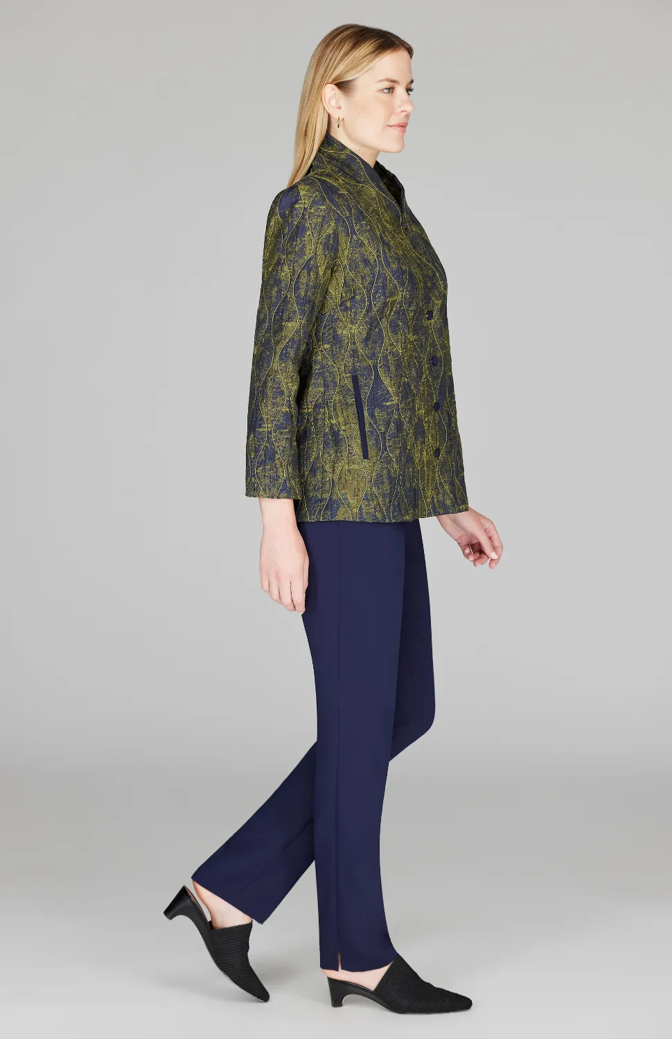 Textured Wave Oversized Collar Zip Jacket