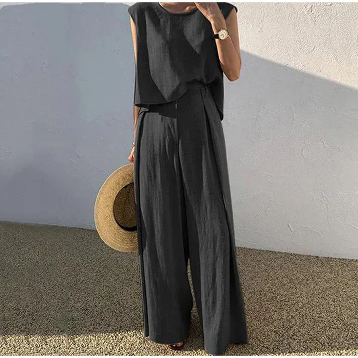 Wide-leg linen trousers and an o-neck top