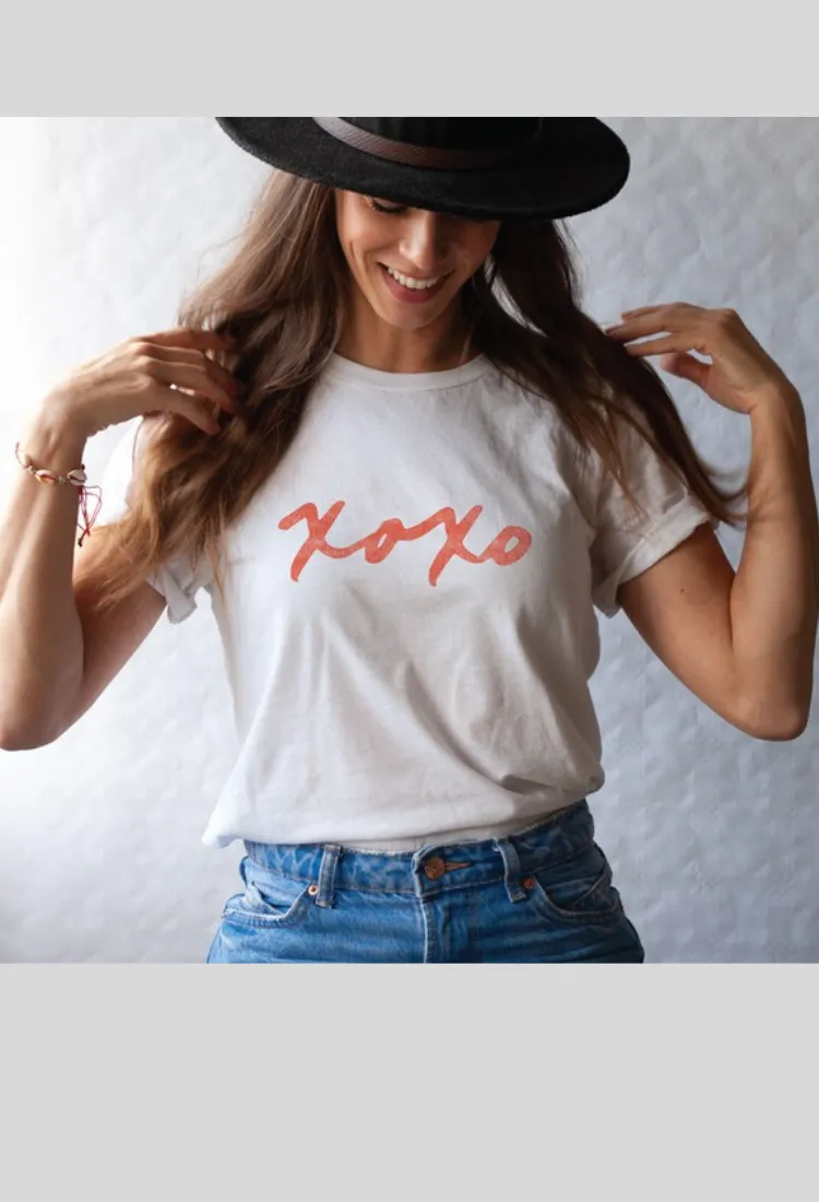 XOXO Graphic Tee in Vintage White